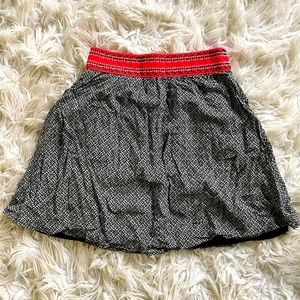 Black & white patterned mini skirt